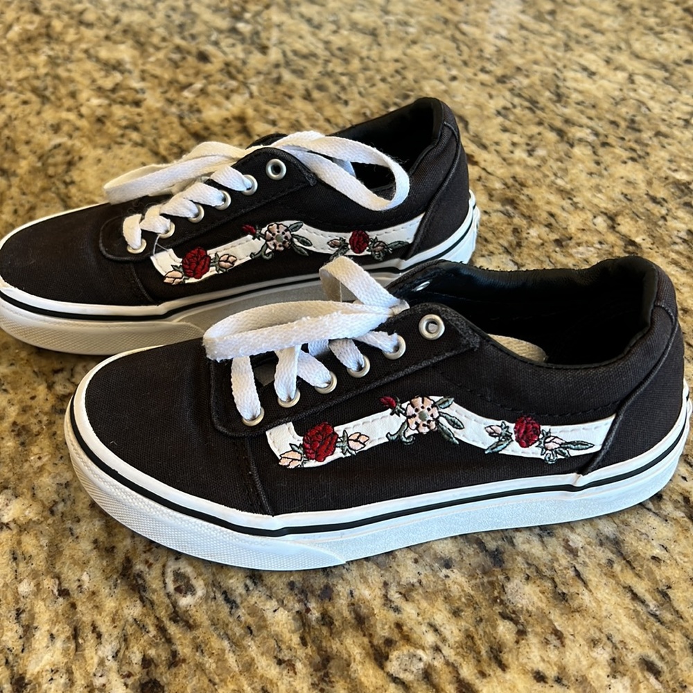 Little Girls Vans Sneakers 13 Black White Floral kids shoes embroidered